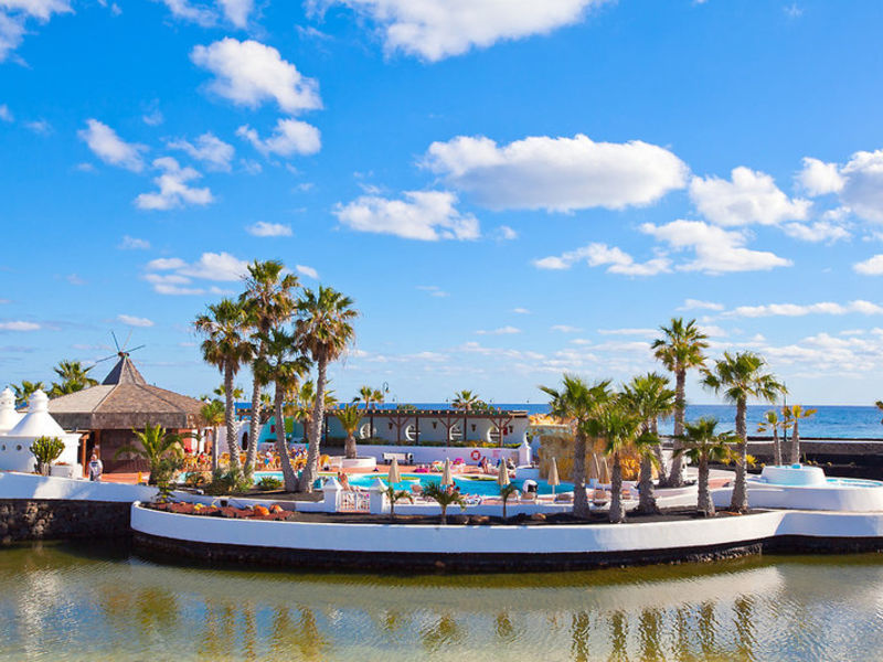 Studios Sands Beach Resor