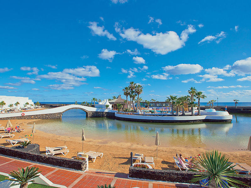 Studios Sands Beach Resor