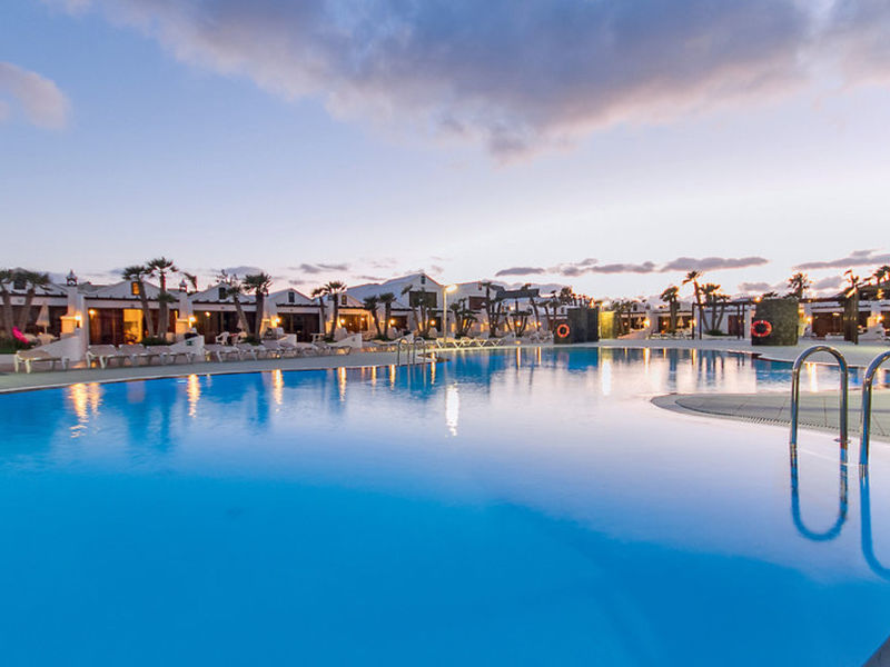 Studios Sands Beach Resor