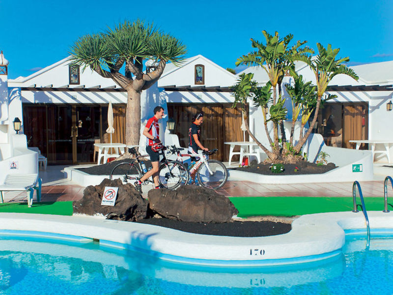 Studios Sands Beach Resor