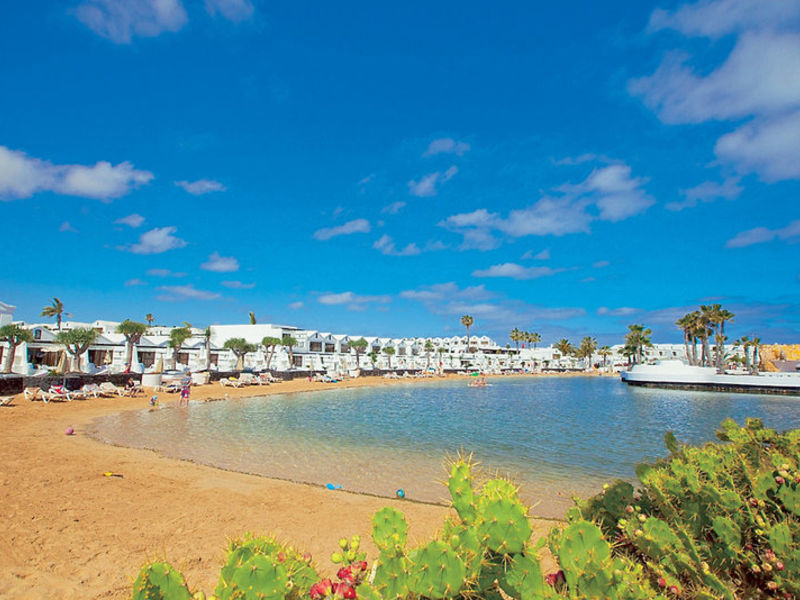 Studios Sands Beach Resor