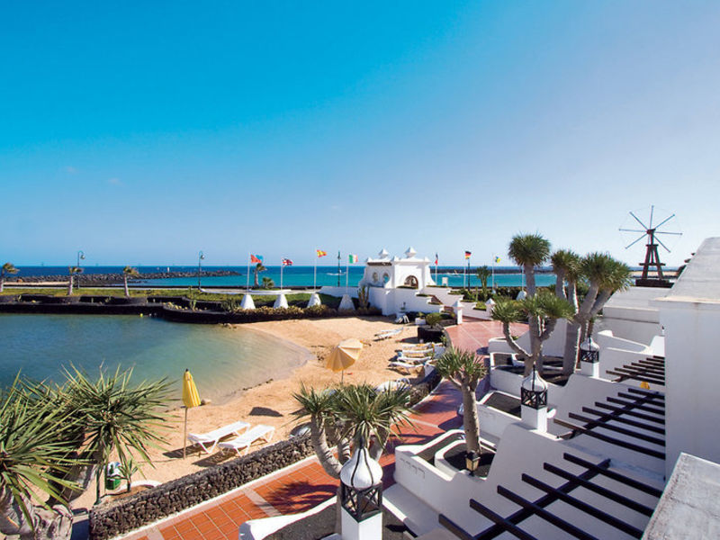 Studios Sands Beach Resor