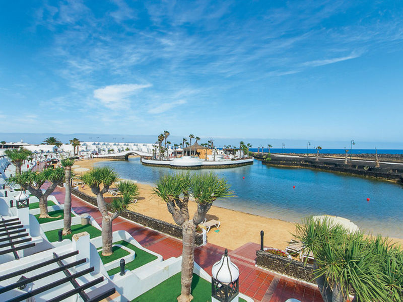 Studios Sands Beach Resor