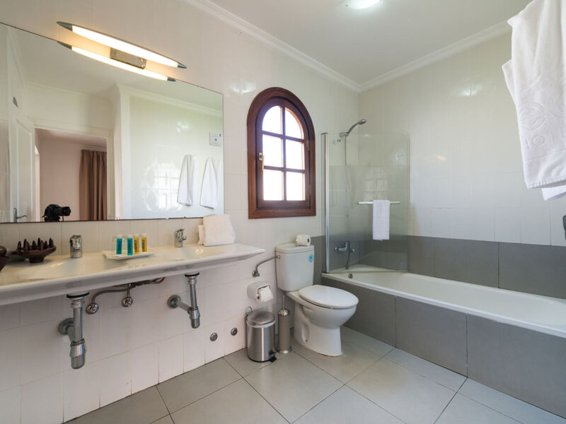 Suite-Hotel Jardin Dorado