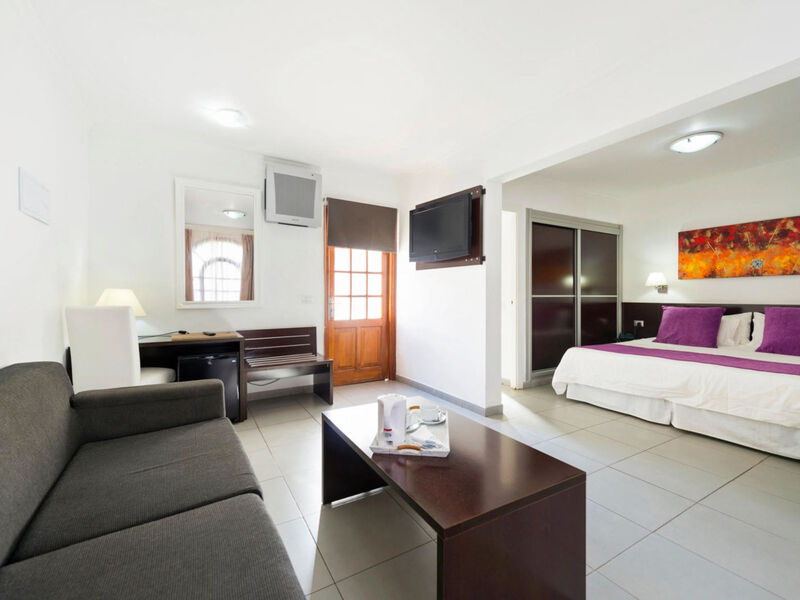 Suite-Hotel Jardin Dorado