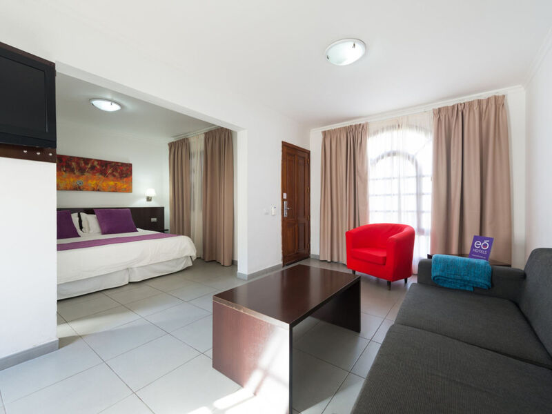 Suite-Hotel Jardin Dorado