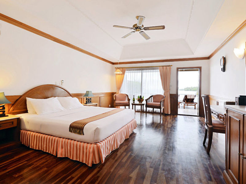 Sun Island Resort & Spa