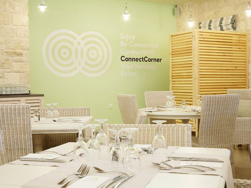 SunConnect Ostria Beach
