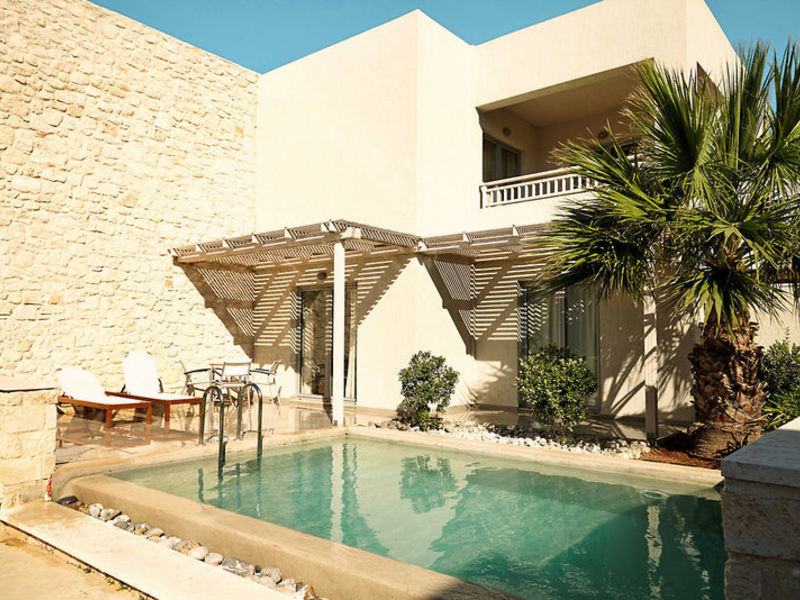 SunConnect Ostria Beach