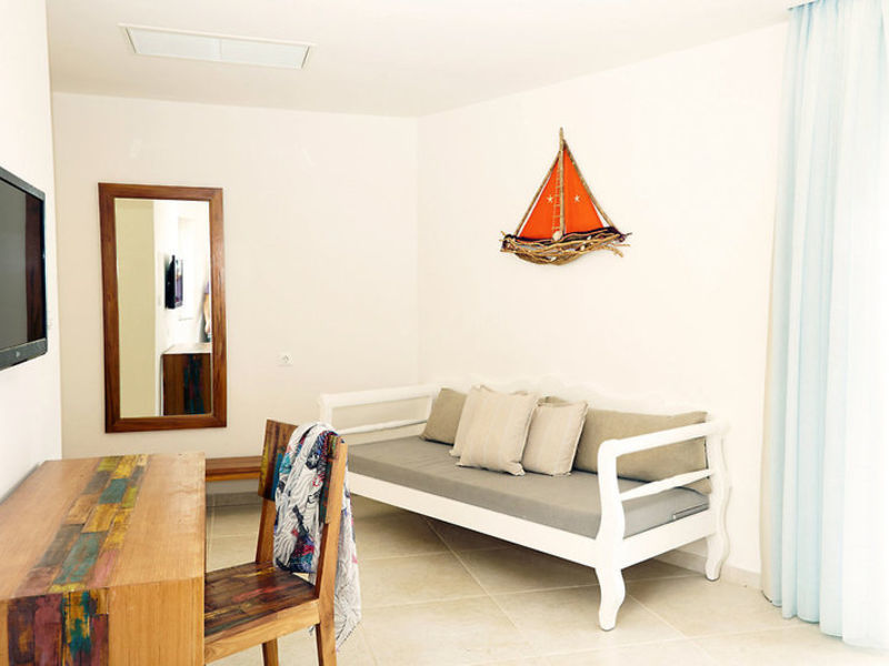 SunConnect Ostria Beach
