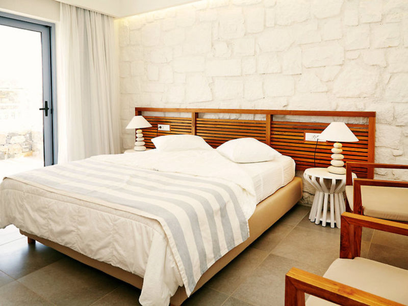 SunConnect Ostria Beach