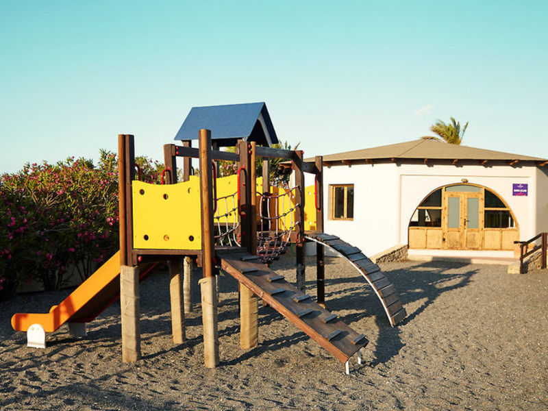 SunConnect Ostria Beach