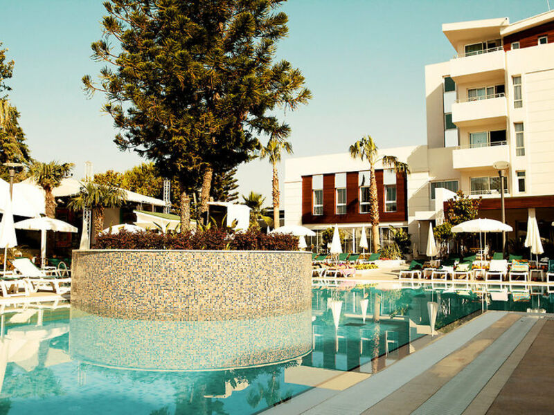 SunConnect Side Resort