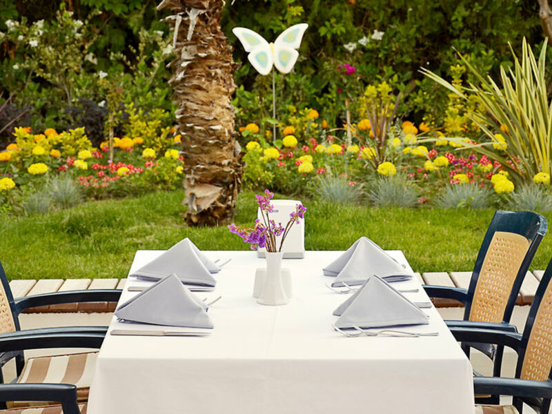 SunConnect Side Resort