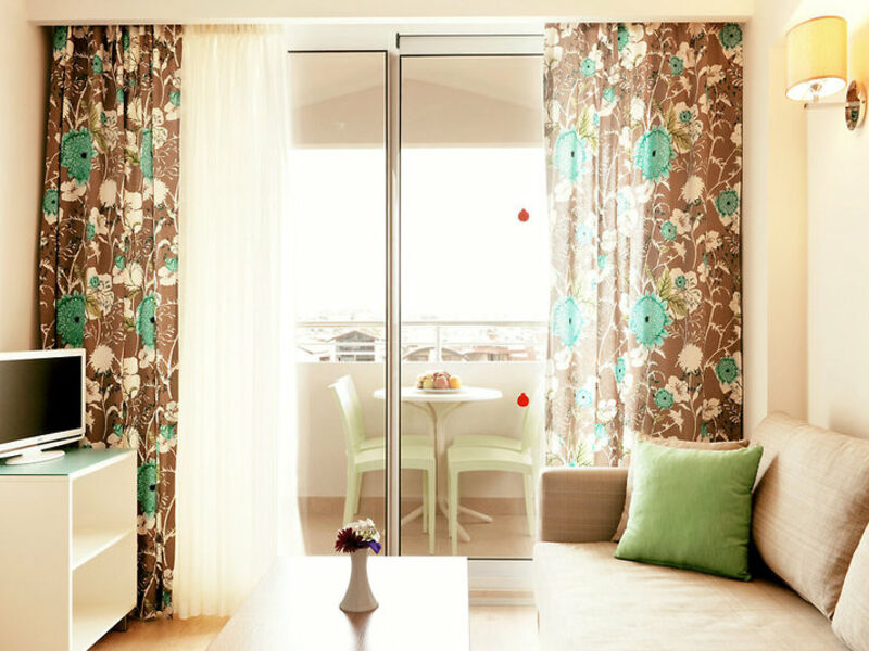 SunConnect Side Resort
