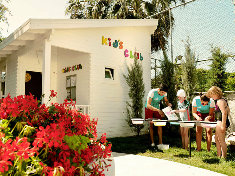 SunConnect Side Resort