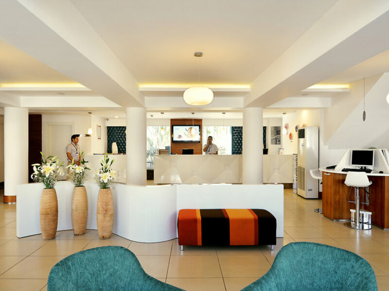 SunConnect Side Resort