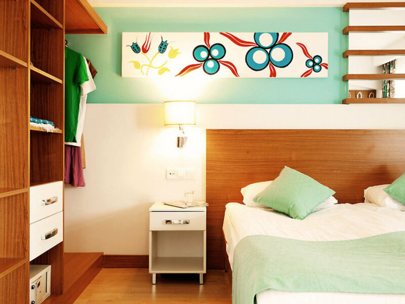 SunConnect Side Resort