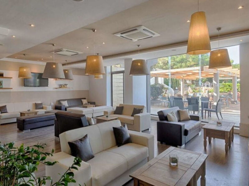 Sunny Coast Resort & Spa