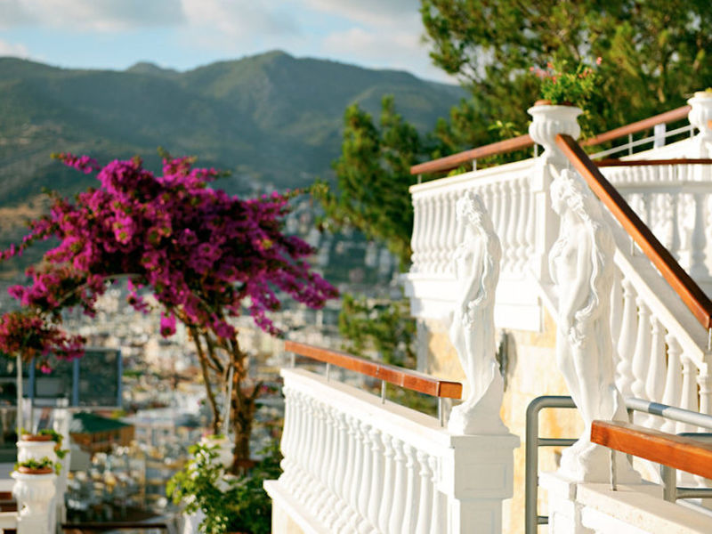 Sunny Hill Alya Hotel