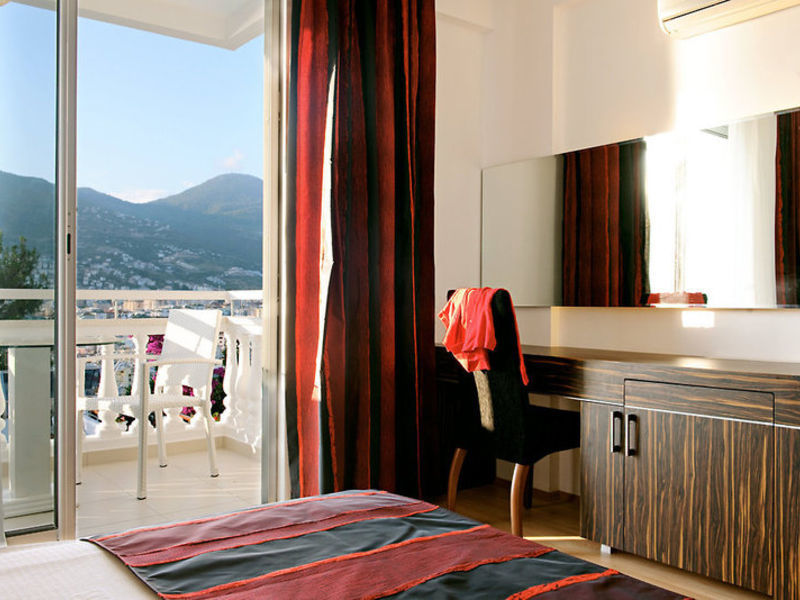 Sunny Hill Alya Hotel