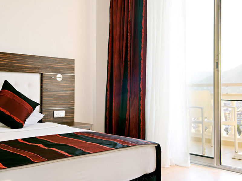 Sunny Hill Alya Hotel