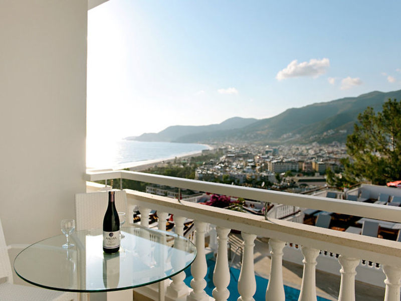 Sunny Hill Alya Hotel