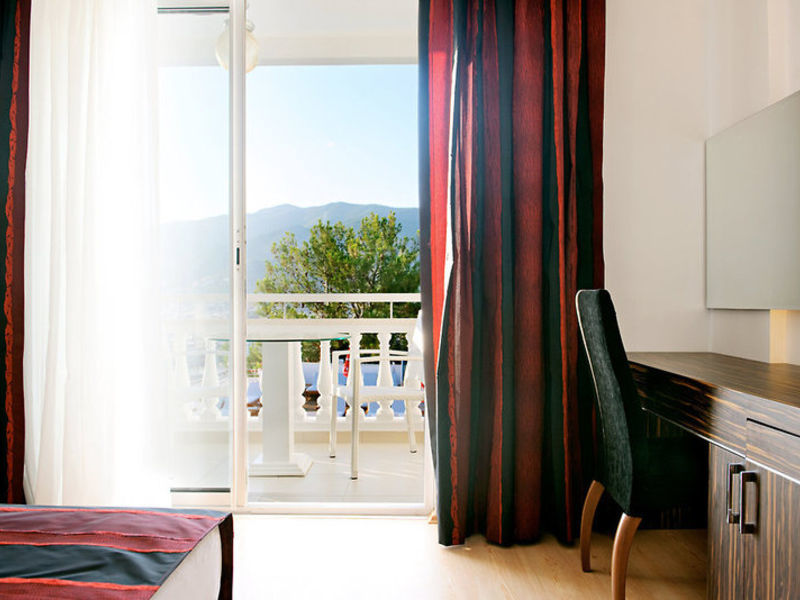 Sunny Hill Alya Hotel