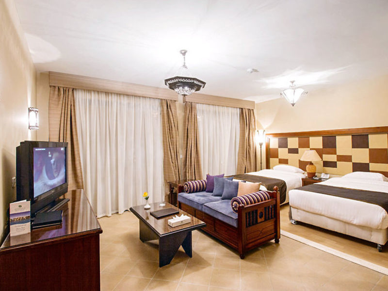 SUNRISE Marina Resort