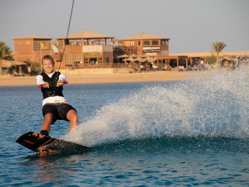 The Breakers Dive. & Surf. Lodge