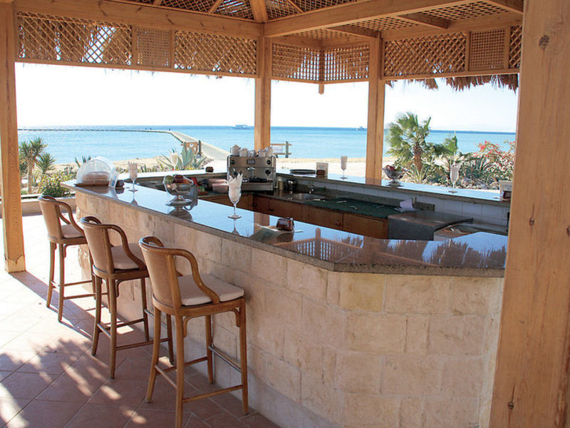 The Breakers Dive. & Surf. Lodge