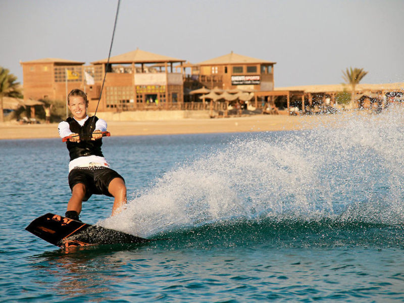 The Breakers Dive. & Surf. Lodge