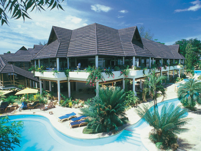 Traveller's Beach Club Hotel