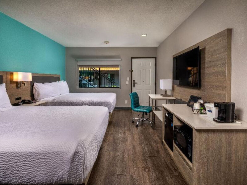 Travelodge By Wyndham Lax South