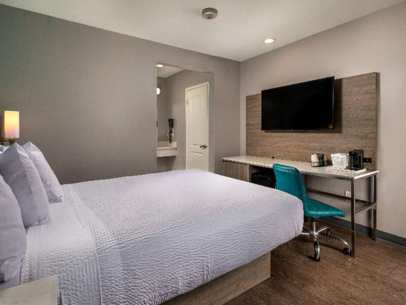 Travelodge By Wyndham Lax South