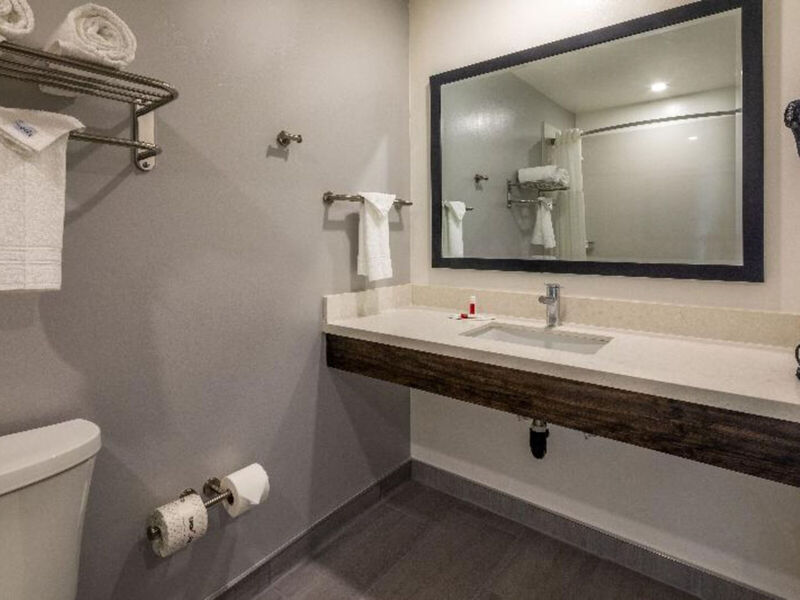 Travelodge By Wyndham Lax South