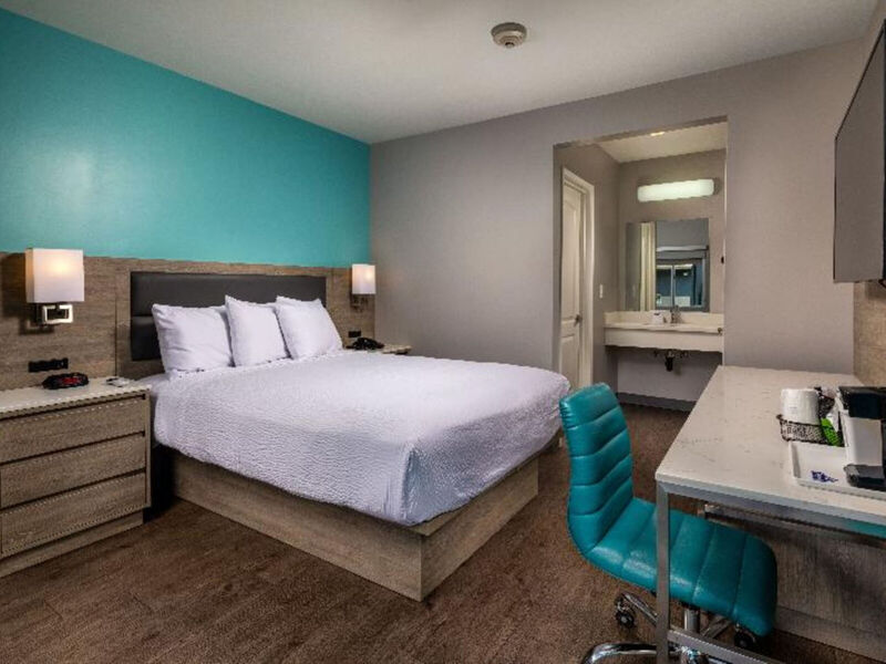 Travelodge By Wyndham Lax South