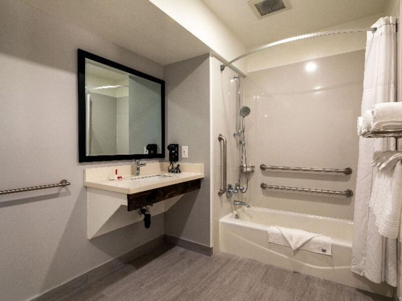 Travelodge By Wyndham Lax South