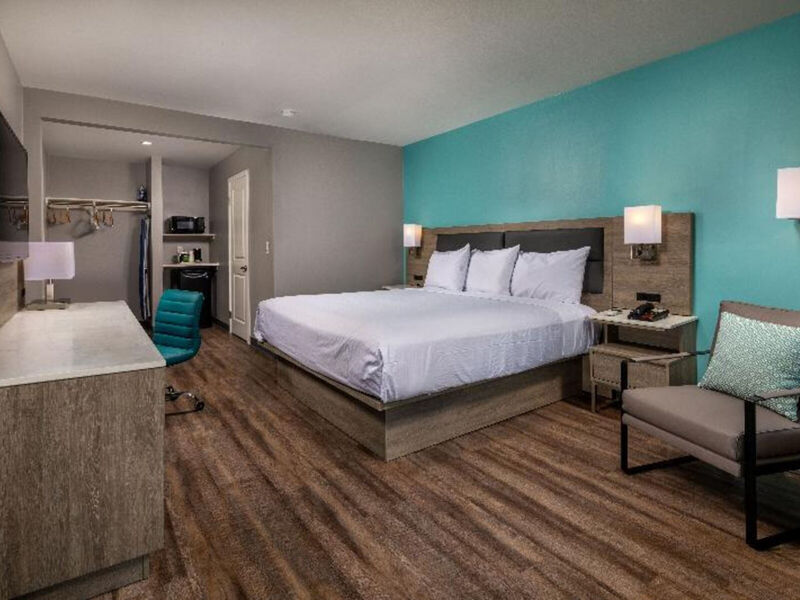 Travelodge By Wyndham Lax South