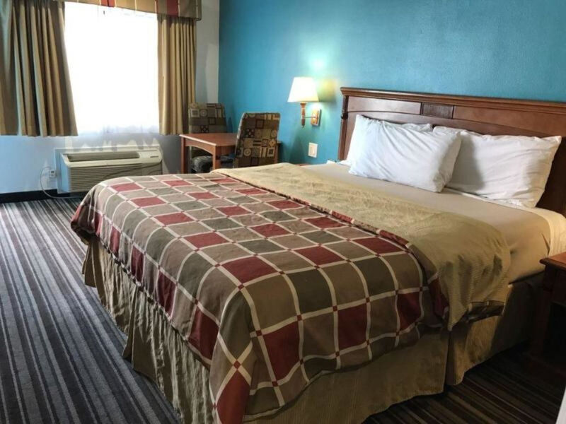 Travelodge By Wyndham Lax South