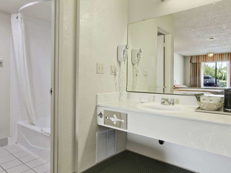 Travelodge Inn By Wyndham Anaheim Disneyland Drive