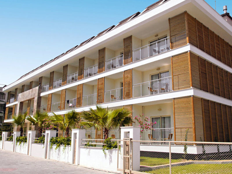 Trendy Hotel Side Beach