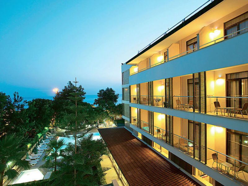 Trendy Hotel Side Beach