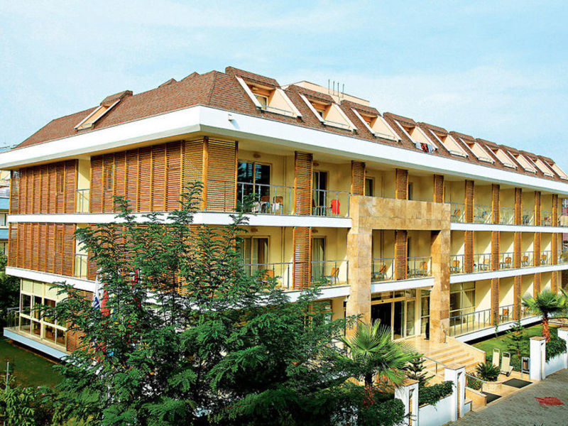 Trendy Hotel Side Beach