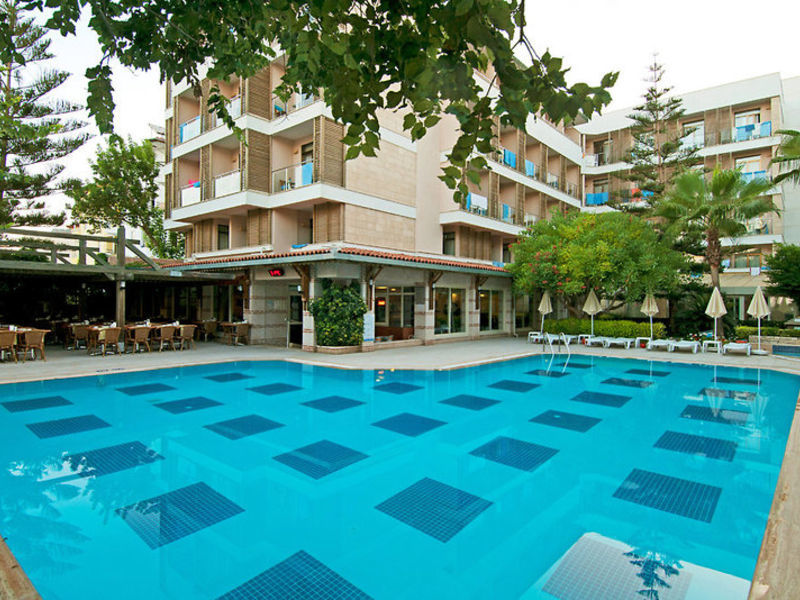 Trendy Hotel Side Beach