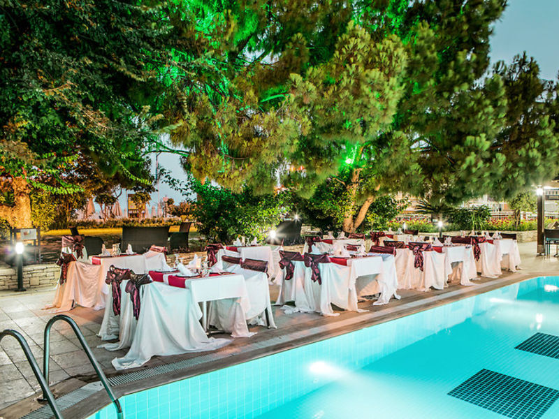 Trendy Hotel Side Beach