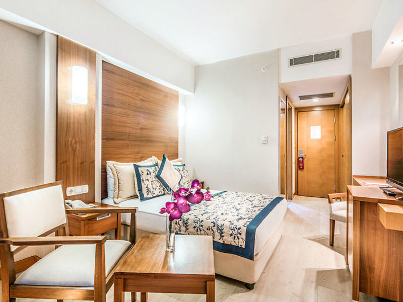 Trendy Hotel Side Beach