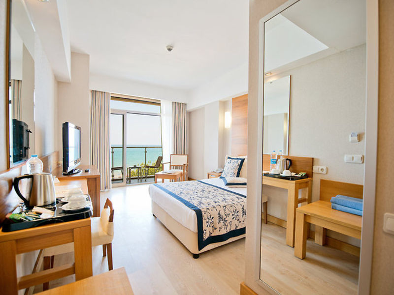 Trendy Hotel Side Beach