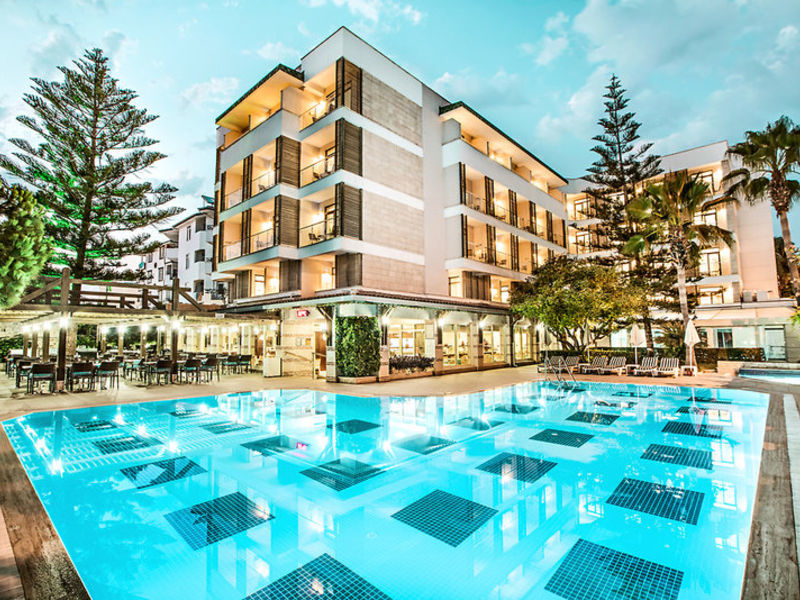 Trendy Hotel Side Beach