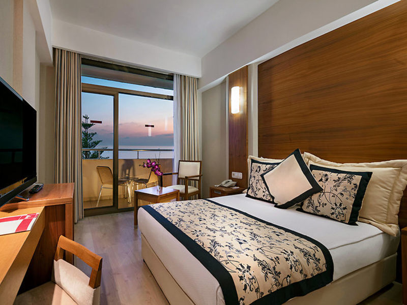Trendy Hotel Side Beach